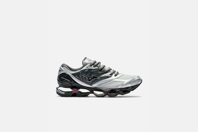 New Arrivals From HBX: Mizuno Sportstyle